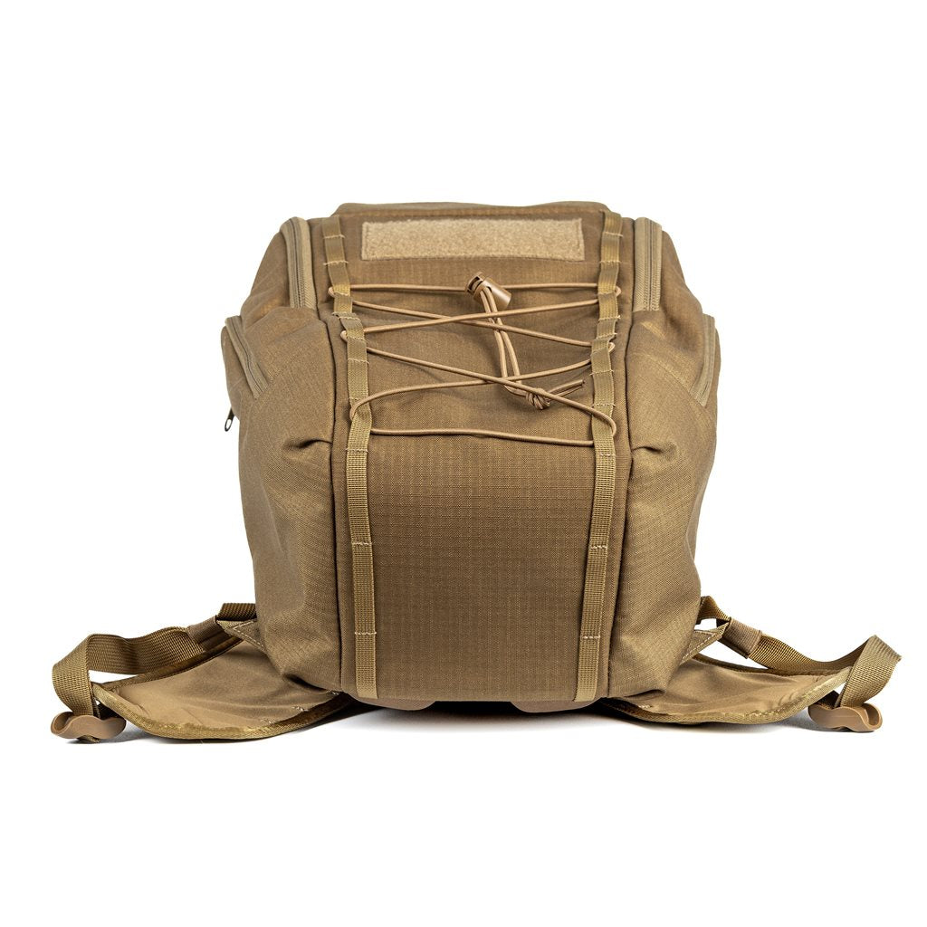 Mochila PUGIO 20 Coyote Tan, vista frontal