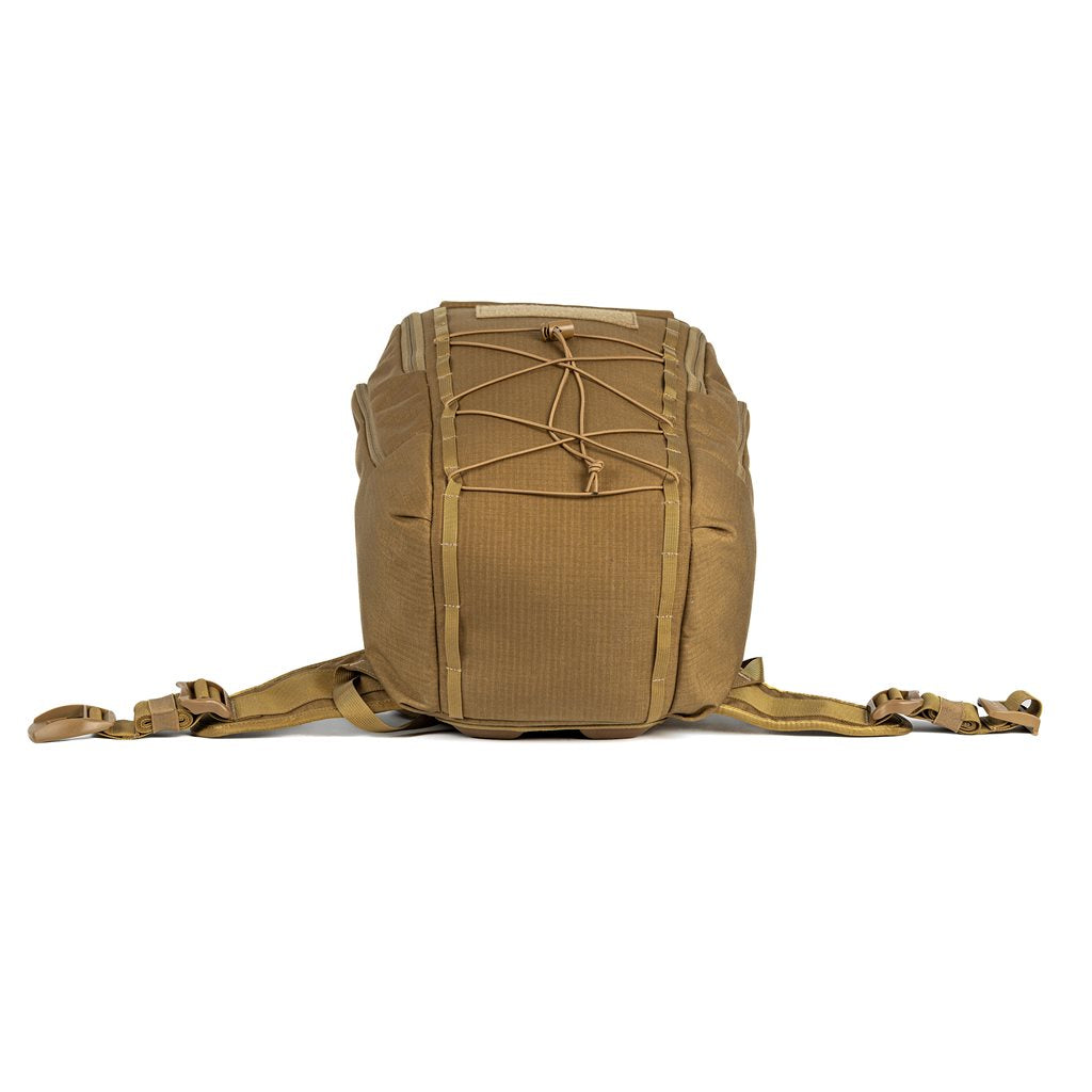 Mochila PUGIO 28 Coyote Tan de BERGHAUS, compacta y pensada para uso outdoor y urbano