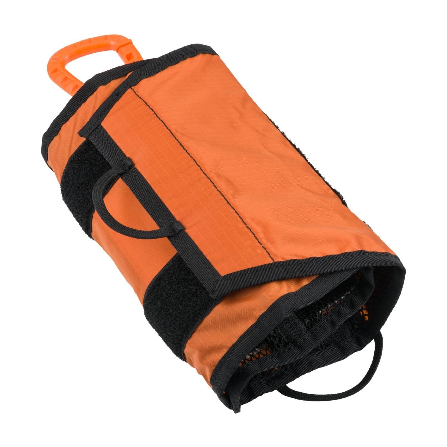 Organizador TRIP ROLL enrollable negro con tres bolsillos de malla y elásticos, 100% nylon