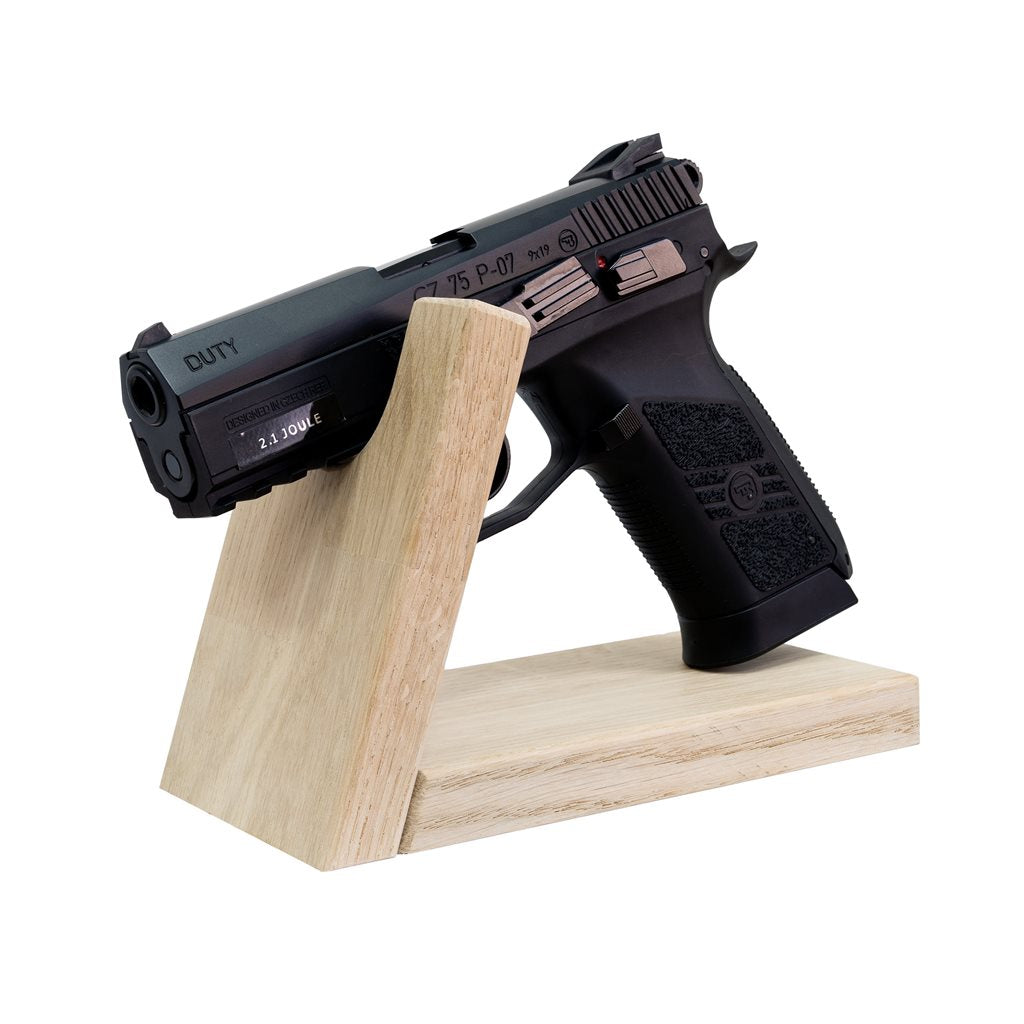 Soporte de madera artesanal para pistola o revólver en roble macizo, dimensiones 12x17,5x9 cm, apertura 3,6 cm