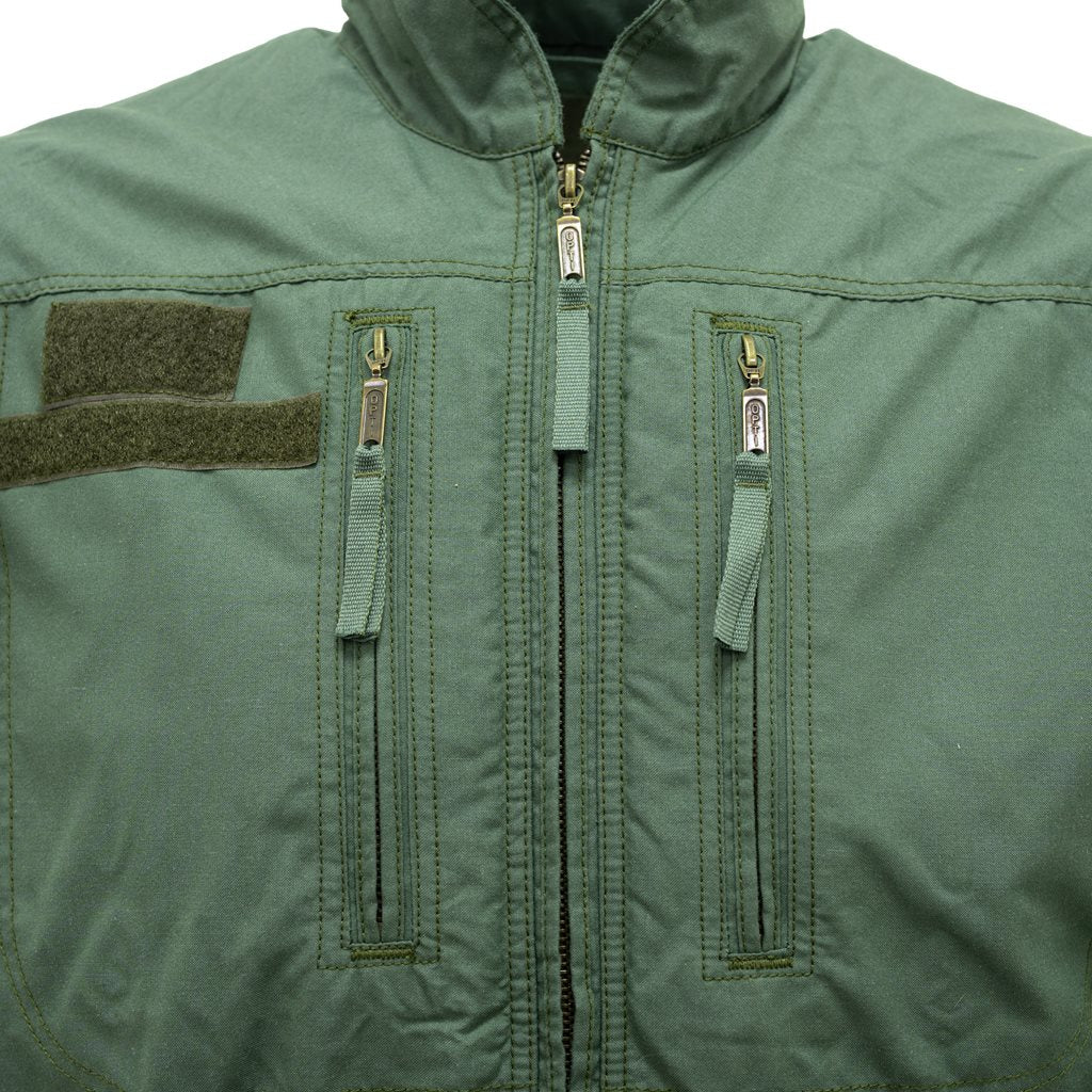 Chaqueta de aviación AČR 07 VL verde usada en imagen