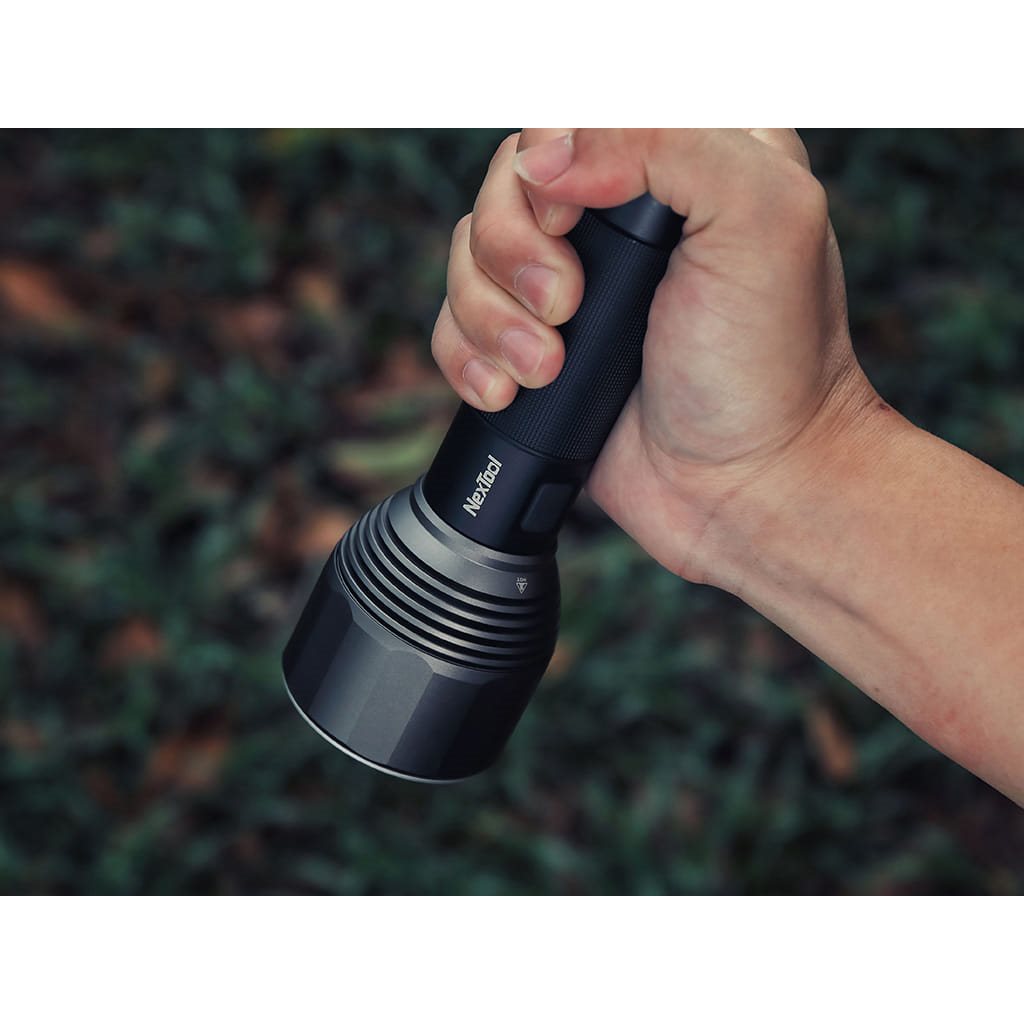 Linterna OUTDOOR HP 2000 lúmenes con construcción robusta