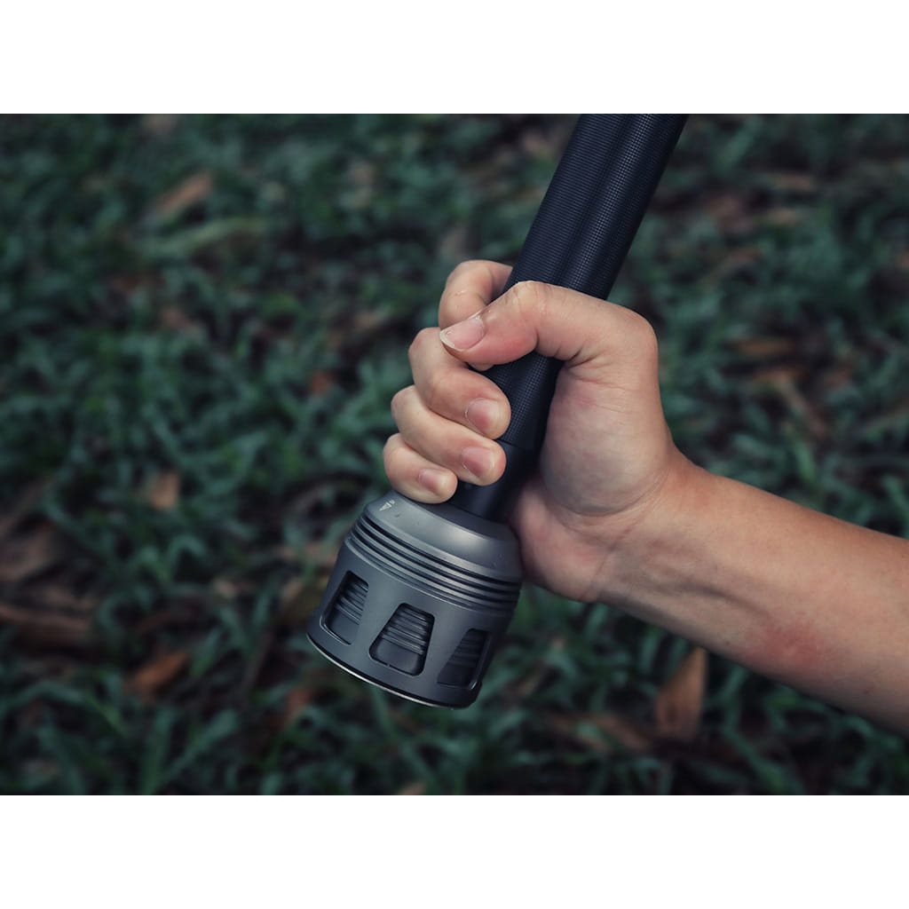 Linterna THUNDER SEARCHLIGHT 3600 lúmenes, carcasa robusta para uso profesional