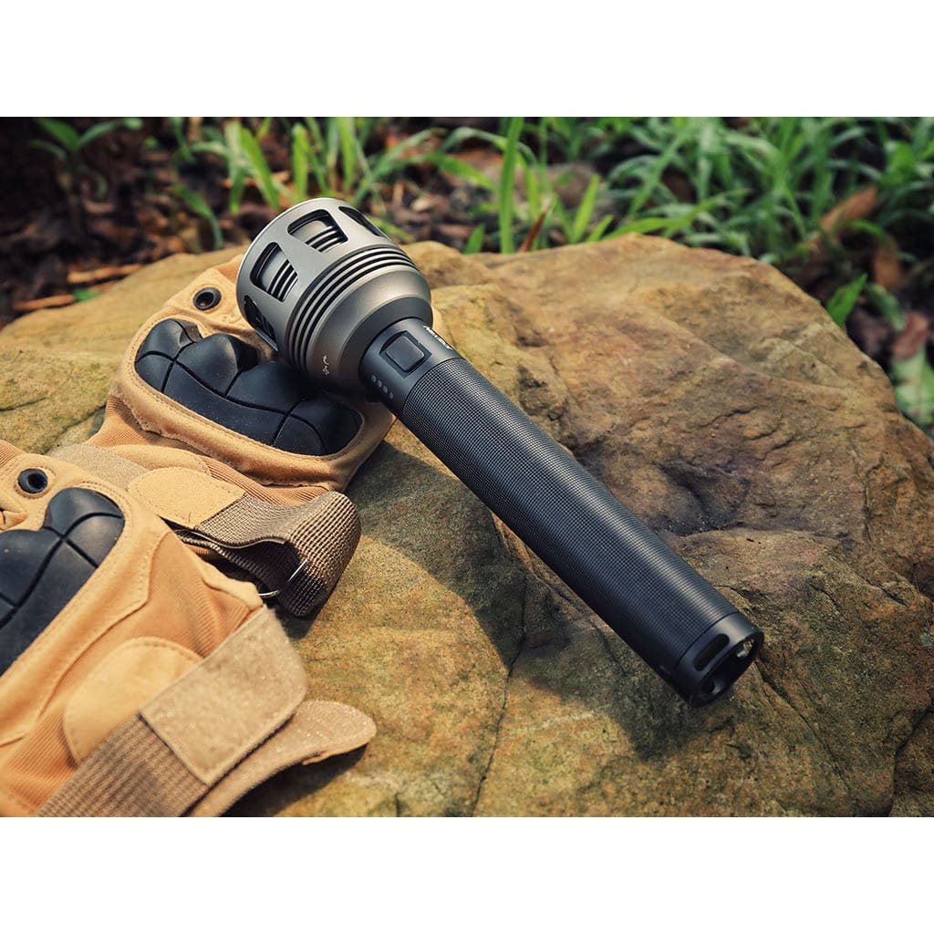 Linterna THUNDER SEARCHLIGHT 3600 lúmenes, carcasa robusta para uso profesional