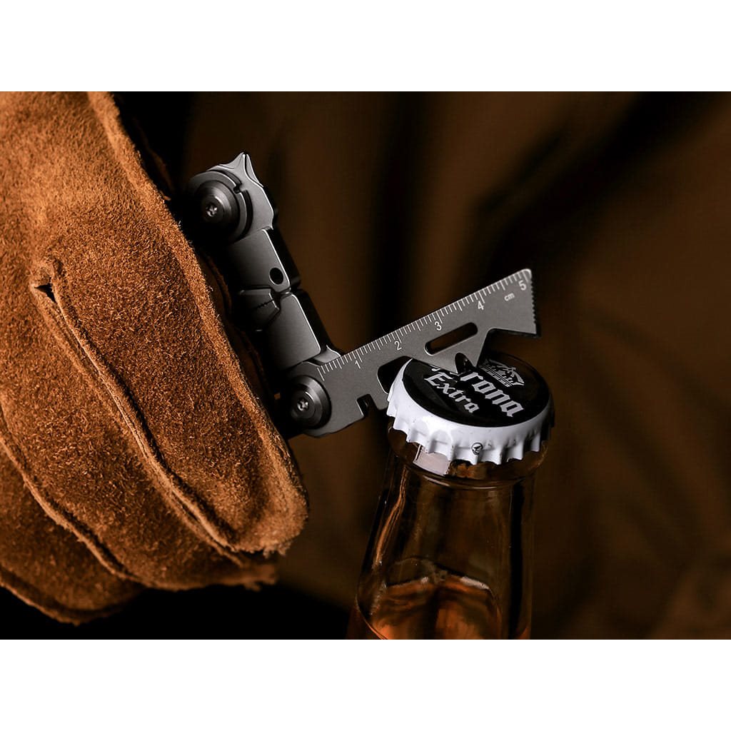 Multiherramienta Silver Blade EDC tamaño tarjeta con 14 funciones, cuerpo elegante