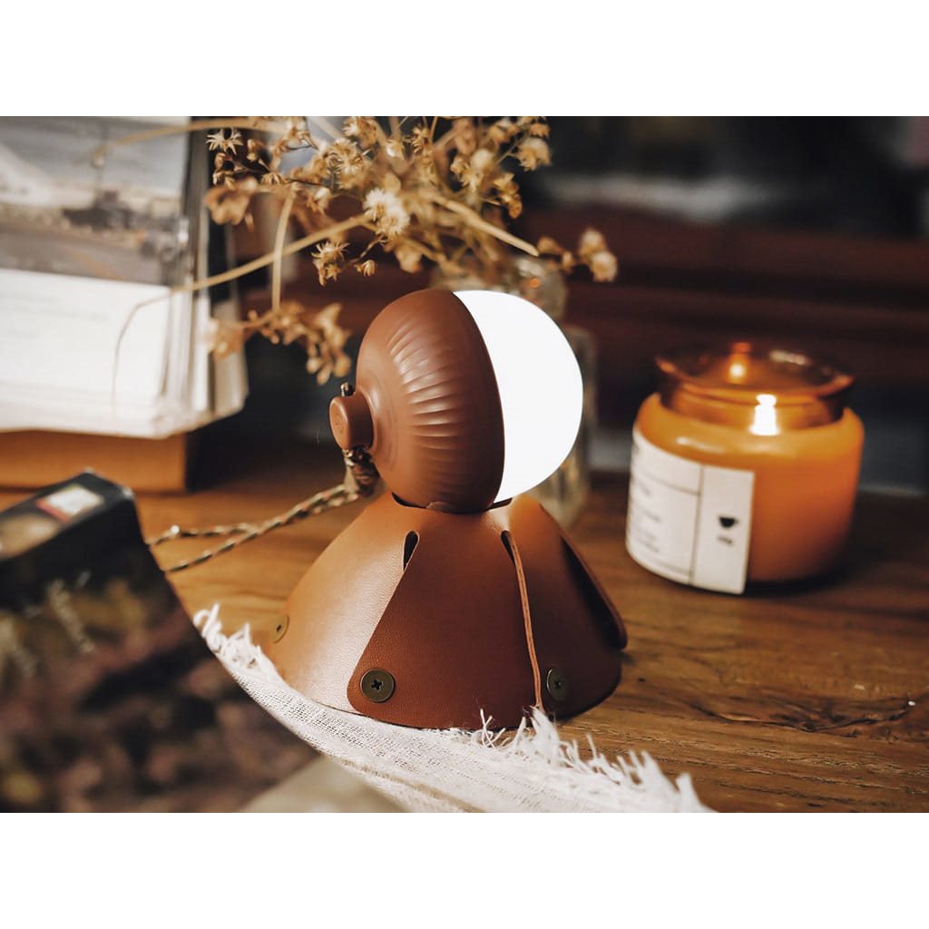 Linterna recargable Acorn Light en forma de bellota, luz cálida y fría