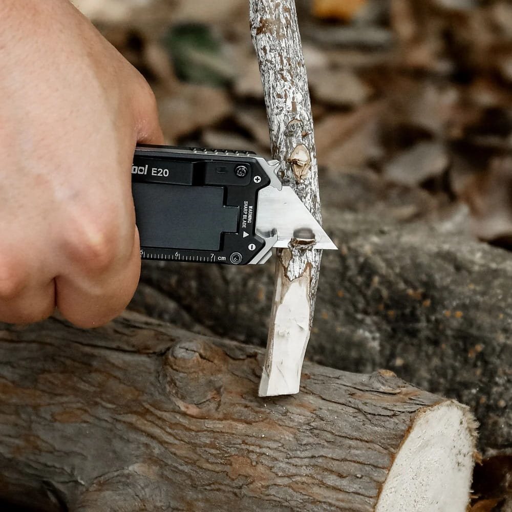 Herramienta multifunción EXPLORER E20 con hoja SK5 y accesorios: destornilladores, abridor, extractor, clip y regla