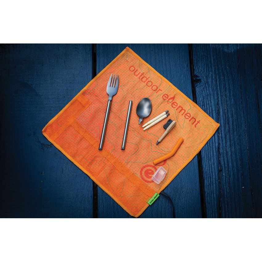 Juego de cubiertos OMNI-TENSIL con cepillo de dientes en estuche enrollable