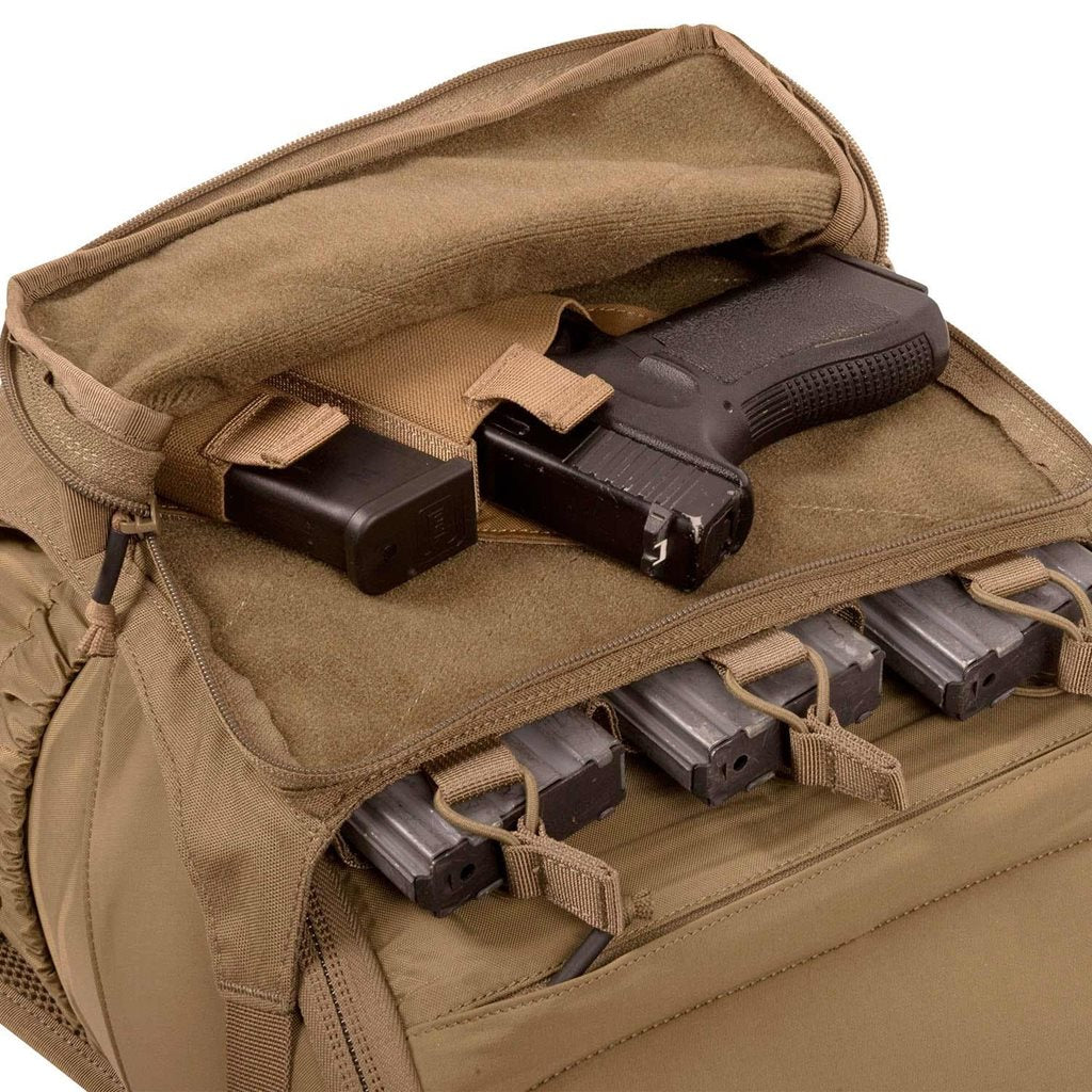 Mochila BAIL OUT BAG® (BOB) negra: se abre y se fija al asiento del coche para tener tus objetos esenciales siempre a mano