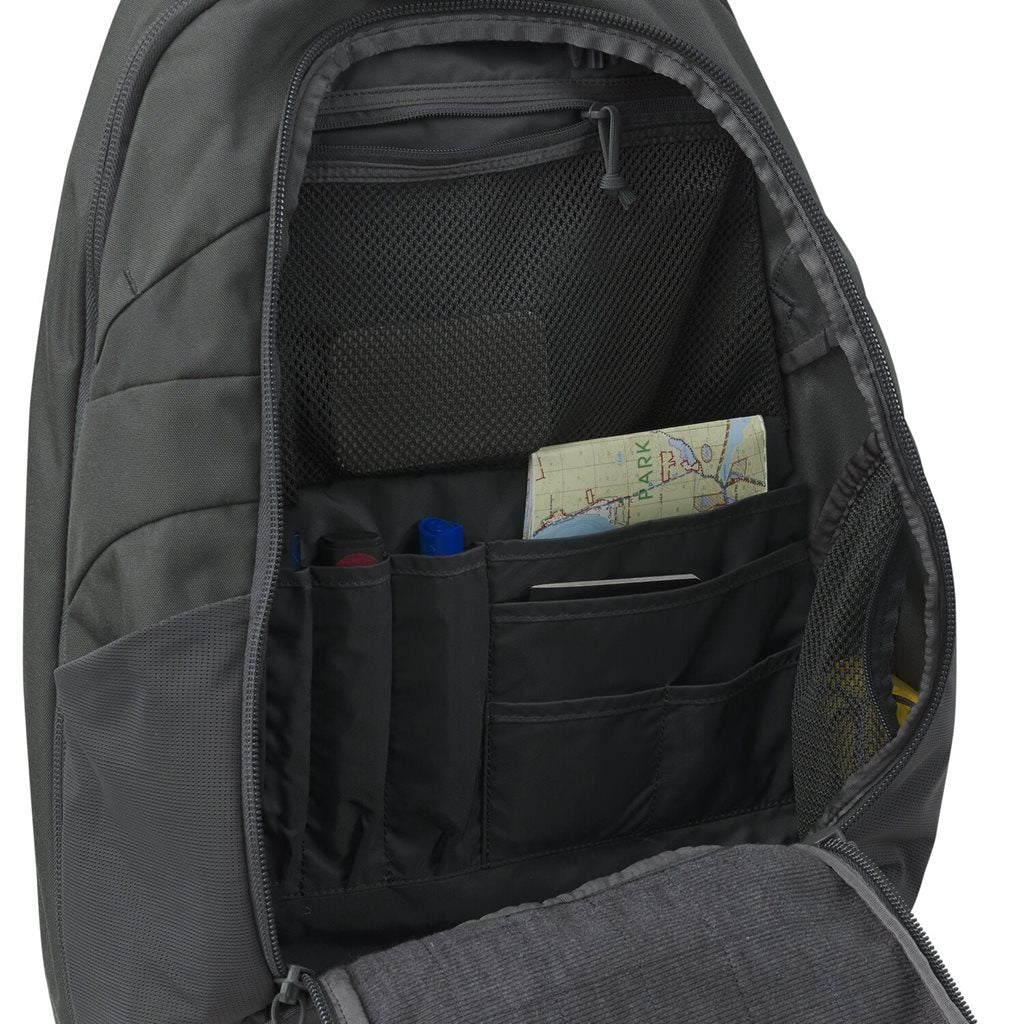 Mochila TRAVELER negra 24,5 L de nylon resistente
