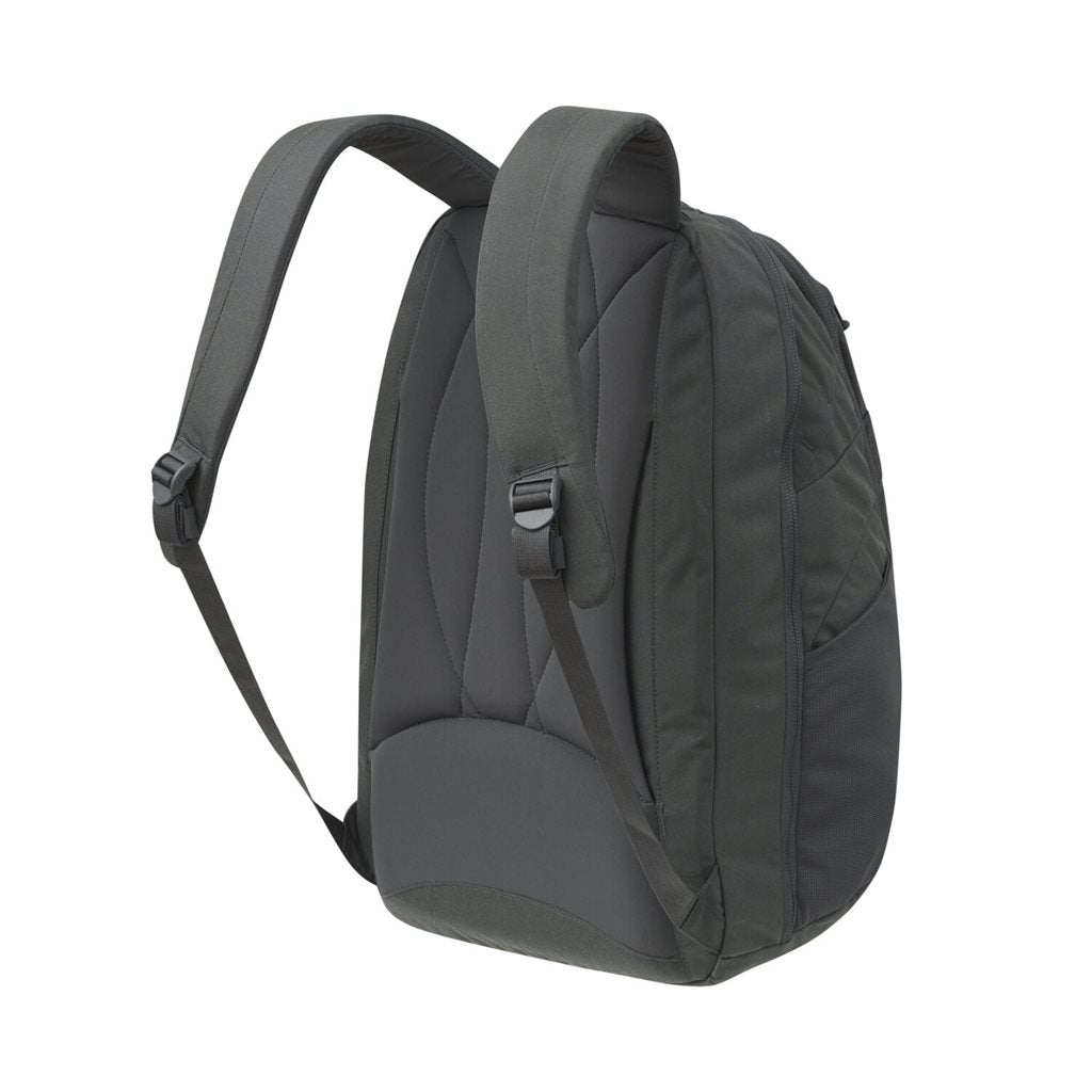 Mochila TRAVELER negra 24,5 L de nylon resistente