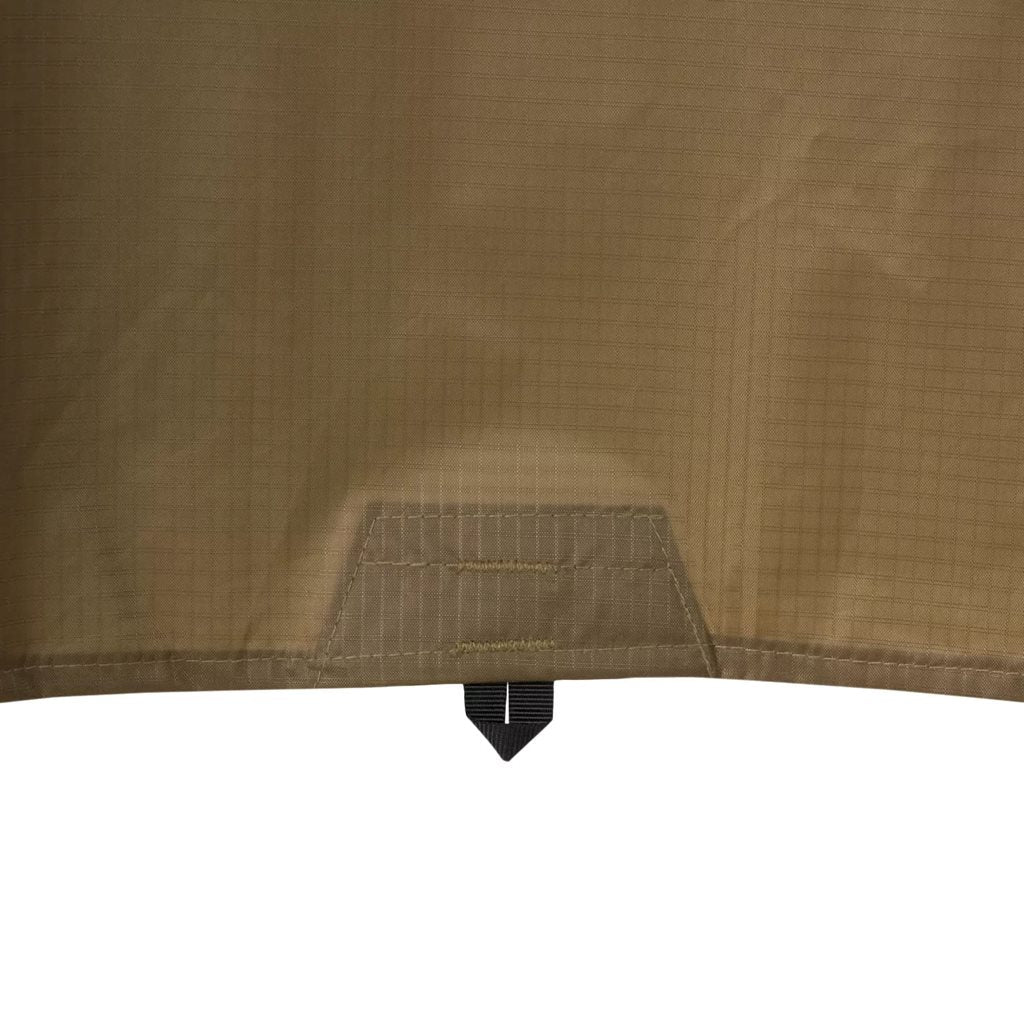 Poncho ligero Helikon negro, vista del producto