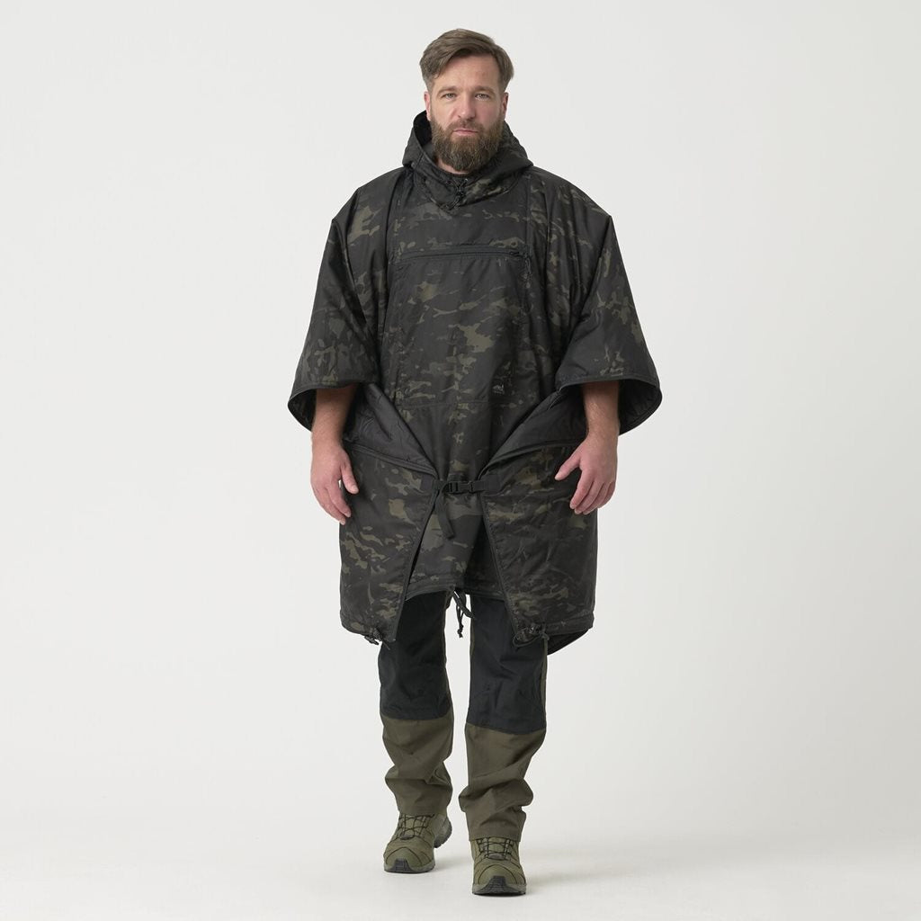 Poncho SWAGMAN ROLL Climashield® MULTICAM® Black desplegado, poncho impermeable de nylon