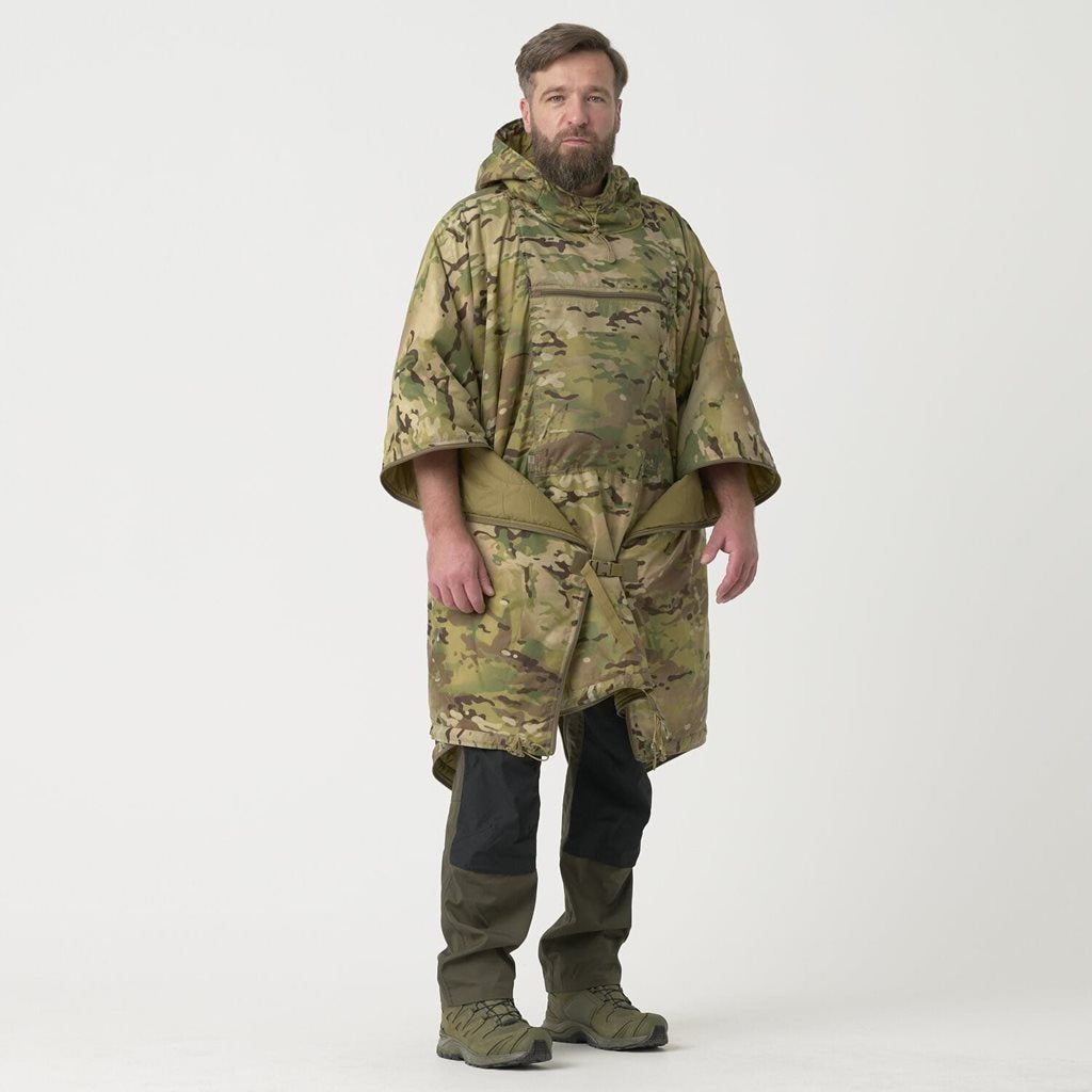 Poncho SWAGMAN ROLL Climashield® MULTICAM® Black desplegado, poncho impermeable de nylon