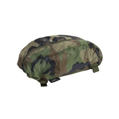 Lona bivac SUPERTARP® negra desplegada mostrando el material nylon impermeable