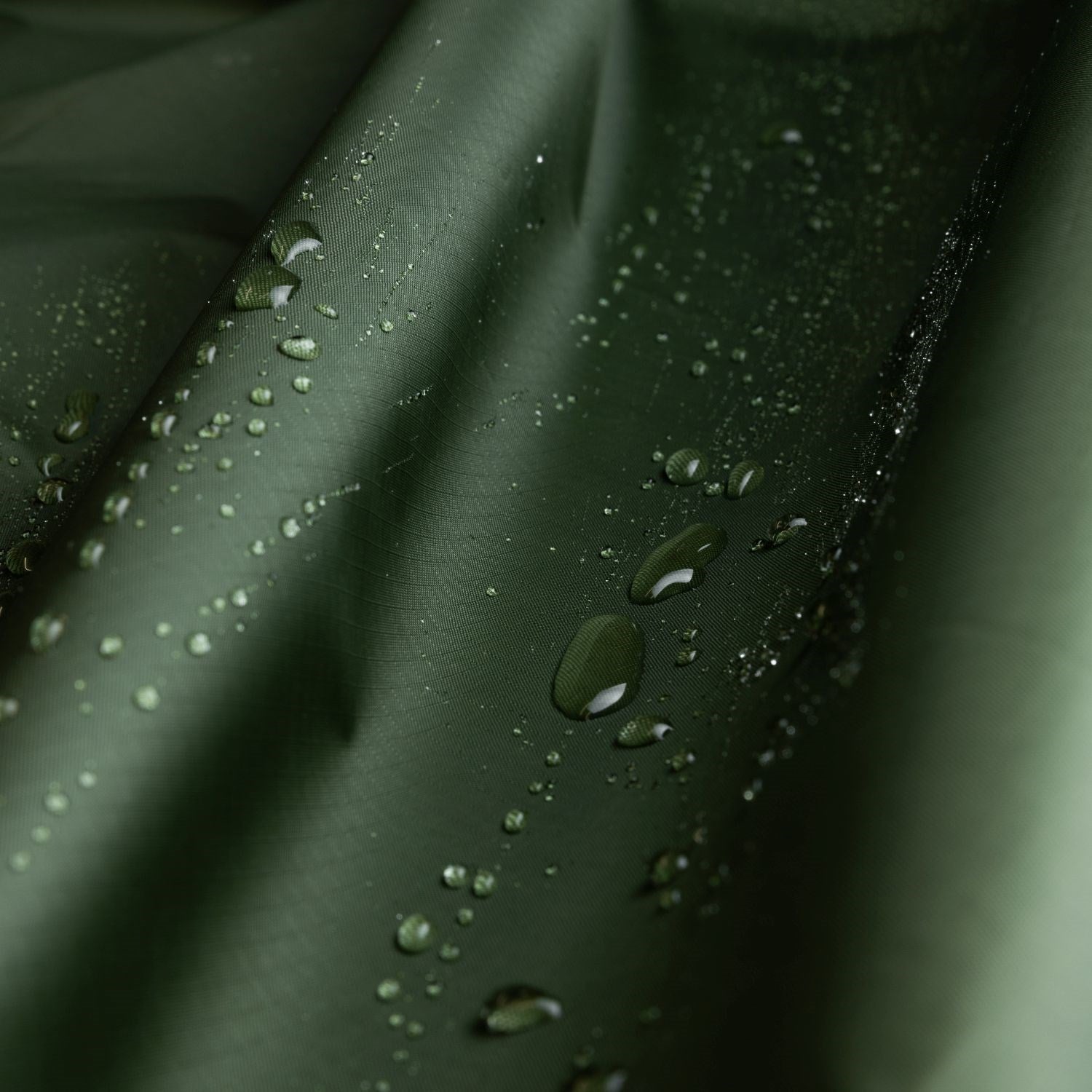 Poncho británico MIL-COM negro, nylon ripstop, vista del producto