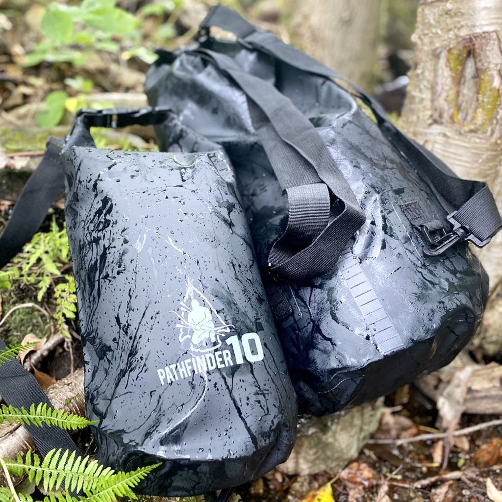 Saco impermeable Dry Bag 10 L negro con correa desmontable, material 500D PVC, altura 48 cm