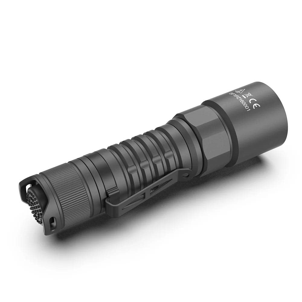 Linterna táctica PZ16 ZOOM recargable negra 2400 lúmenes alcance 726 m IP65