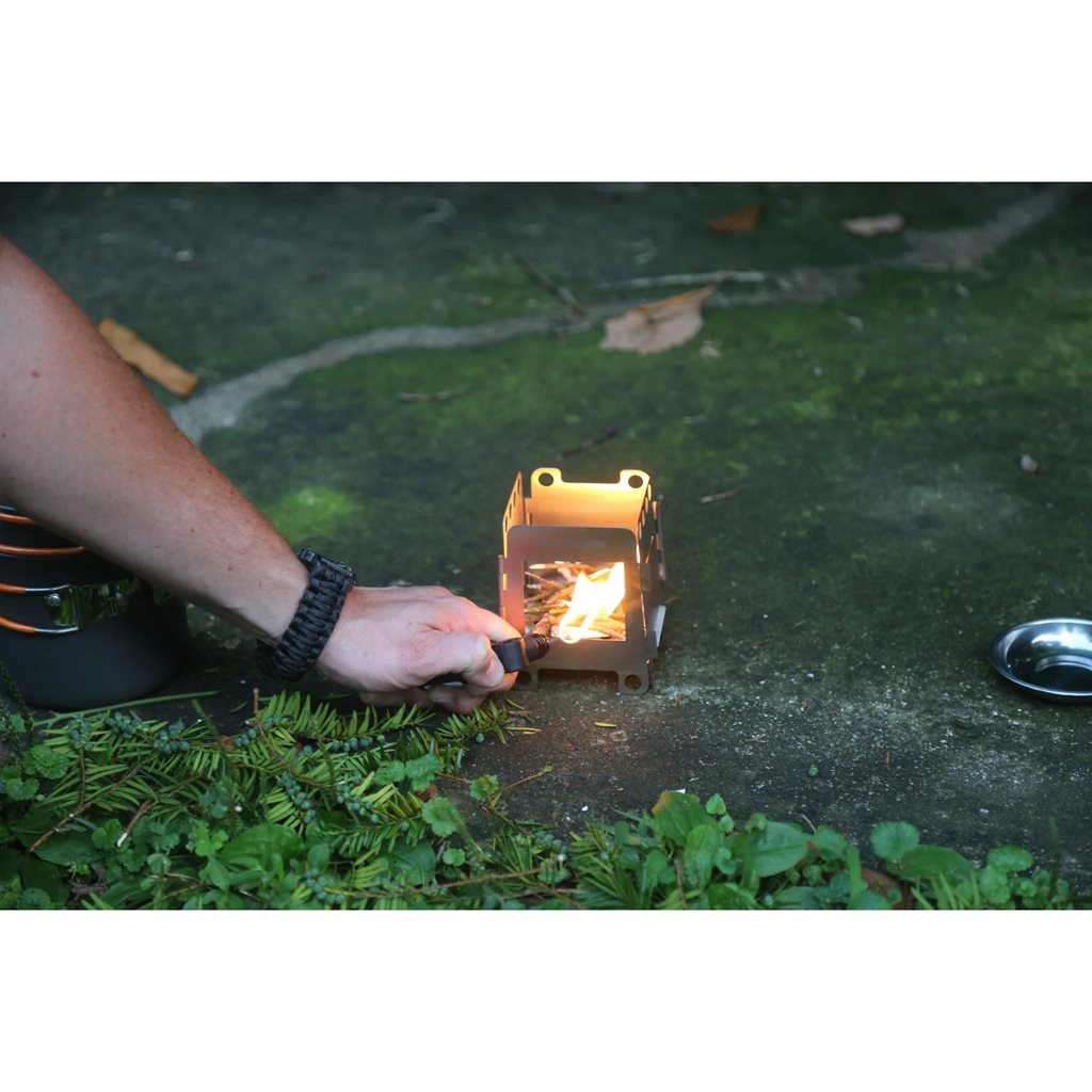 Mini hornillo plegable QUICK SURVIVE en acero inoxidable con funda