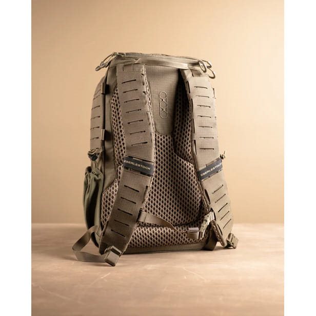 Mochila R4 ROMAD compacta, ligera y versátil, diseño táctico inspirado en FAC Track