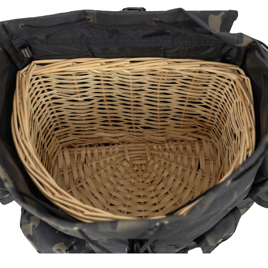 Imagen de la mochila NUSE para setas con inserto de mimbre