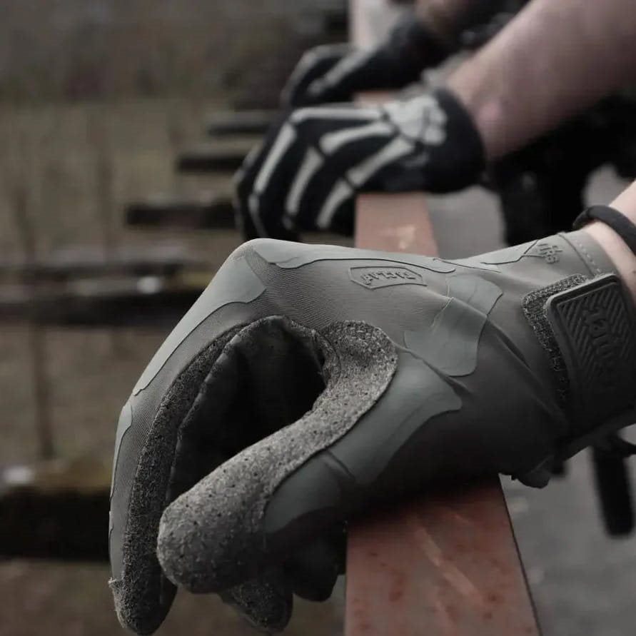 Guantes tácticos REAPER vista frontal