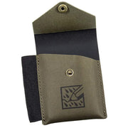 Funda Monsoon impermeable para cuaderno pequeño con cierre a presión. Material TPU que protege el contenido de la intemperie.