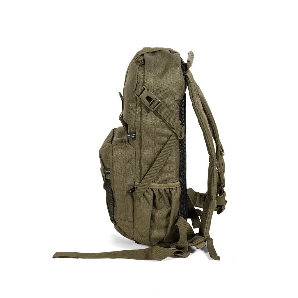 Mochila SPORT 10 l verde con funda impermeable