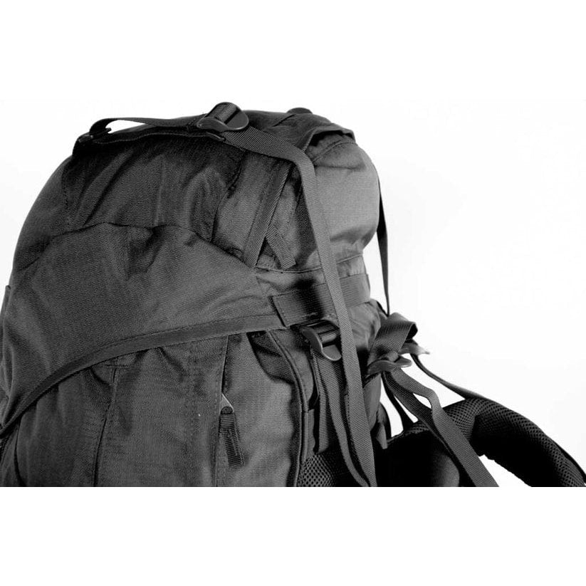 Mochila trekking XXL 104 L verde con refuerzo interno, sistema de espalda ajustable y dos compartimentos