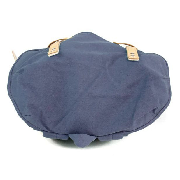 Mochila HIKING 15l azul con detalles en piel bovina y correas de cuero forradas en fieltro