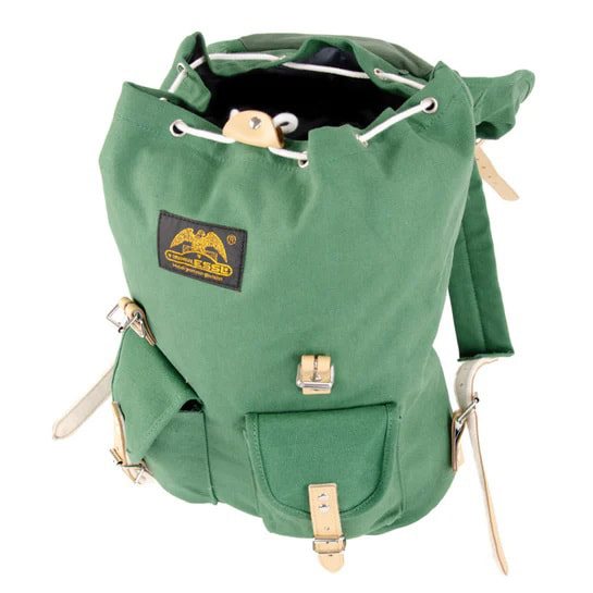Mochila HIKING 15l azul con detalles en piel bovina y correas de cuero forradas en fieltro