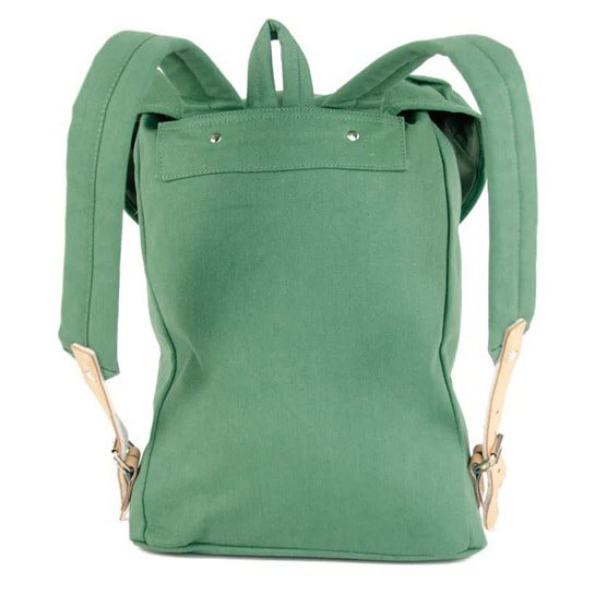 Mochila HIKING 15l azul con detalles en piel bovina y correas de cuero forradas en fieltro