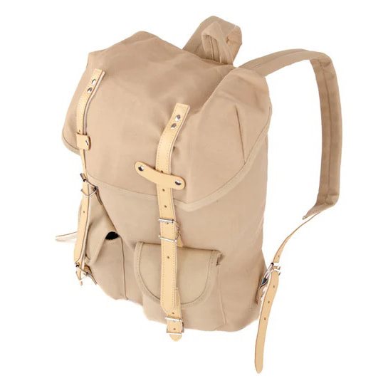 Mochila HIKING 15l azul con detalles en piel bovina y correas de cuero forradas en fieltro