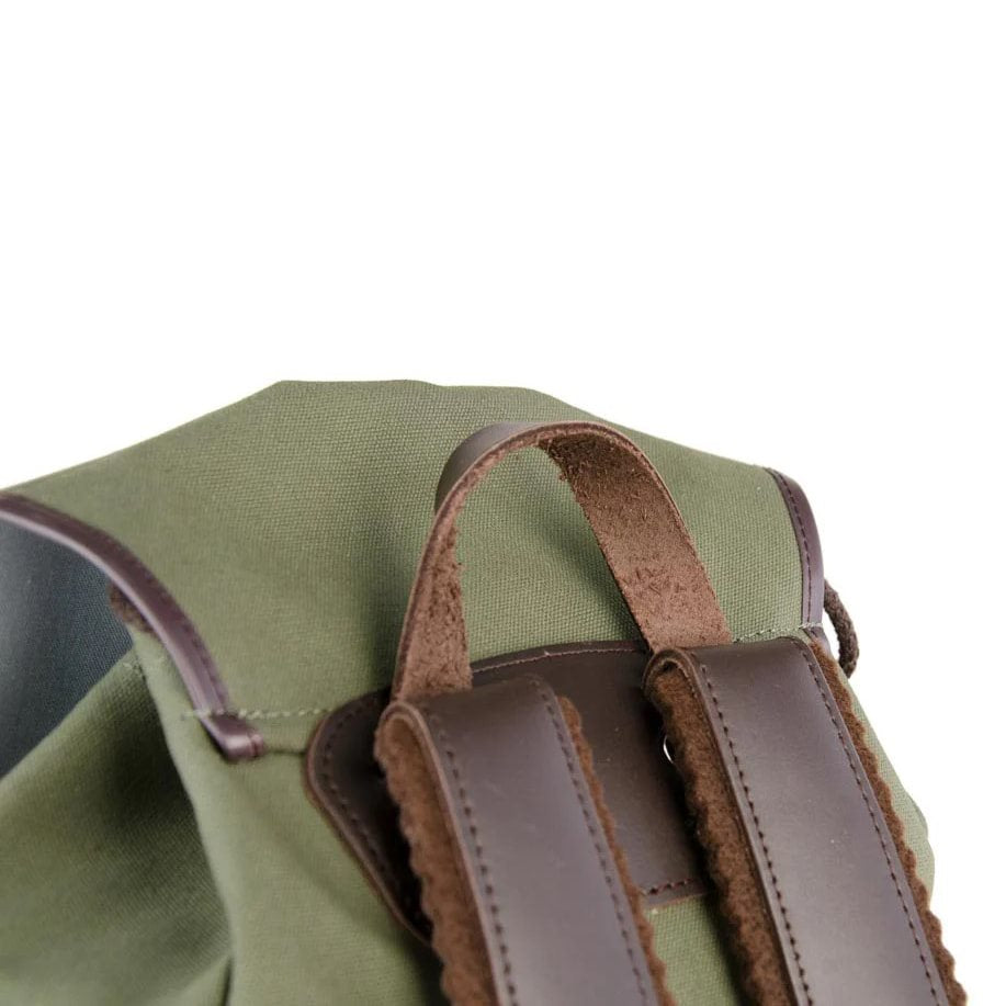 Mochila TRUCKSACK 14l verde de lona con fondo y correas de piel