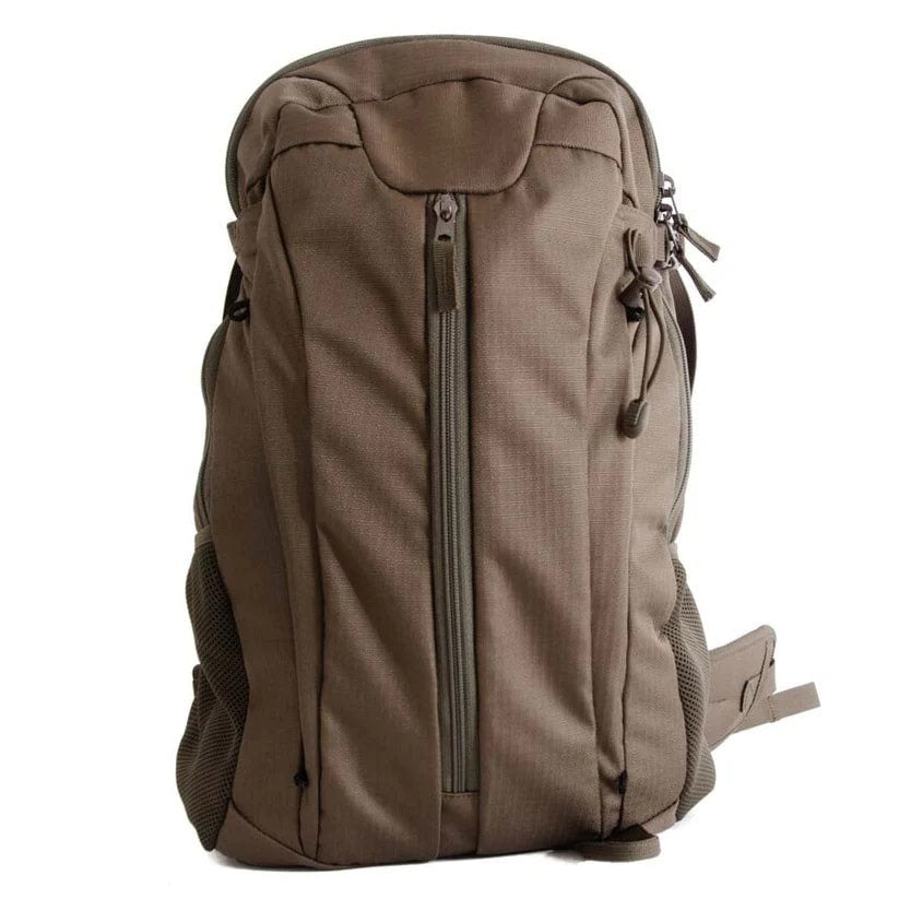 Mochila HIKING 25l verde con refuerzo y correas