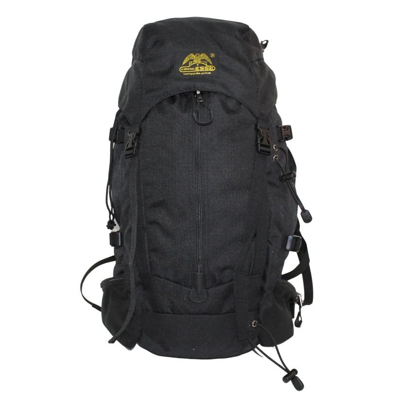 Mochila ALPINE 33L verde con acceso superior y lateral, bolsillos exteriores y espalda de EVA