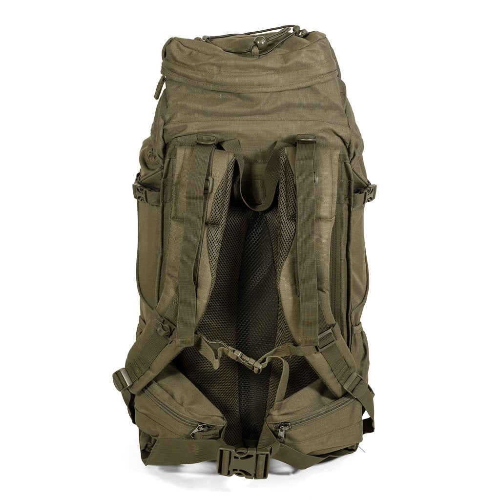 Mochila ALPINE 40L verde, vista frontal, cierre superior y respaldo acolchado