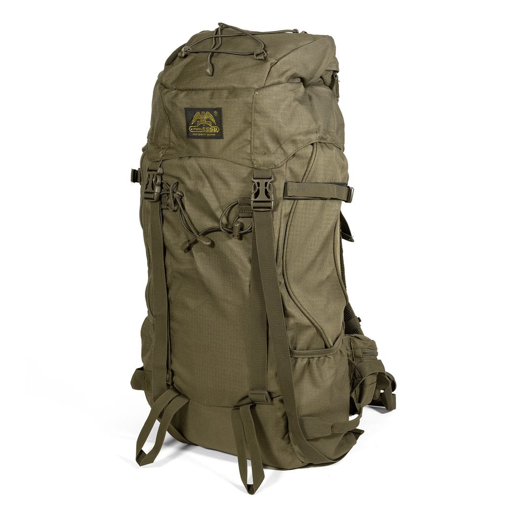 Mochila ALPINE 40L verde, vista frontal, cierre superior y respaldo acolchado