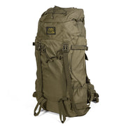 Mochila ALPINE 40L verde, vista frontal, cierre superior y respaldo acolchado