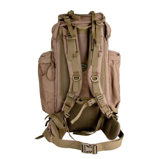 Mochila SQUAD LARGE 40L negra con cubierta, 4 bolsillos externos y correas en tapa y base