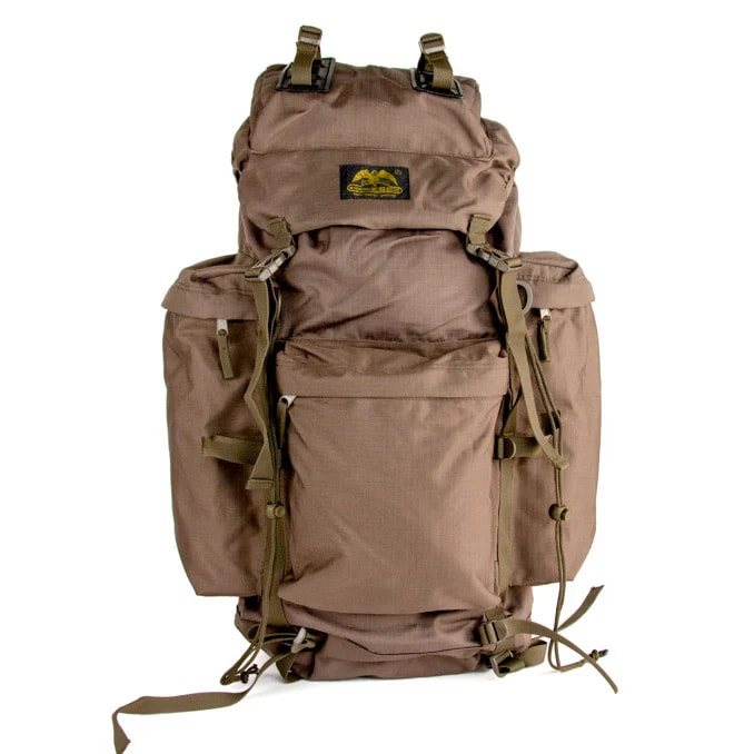 Mochila SQUAD LARGE 40L negra con cubierta, 4 bolsillos externos y correas en tapa y base