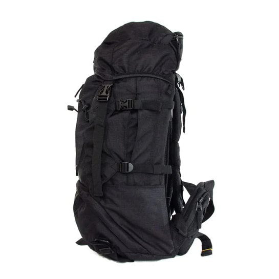 Mochila HIKING MEDIUM 35l negra con refuerzo y sistema de espalda ventilado