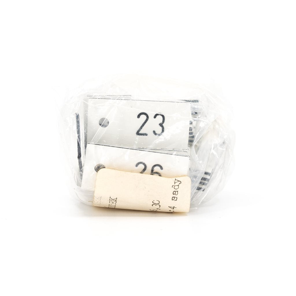 Etiquetas cuadradas blancas de PVC numeradas 1-50 (S-PVC-1-50)