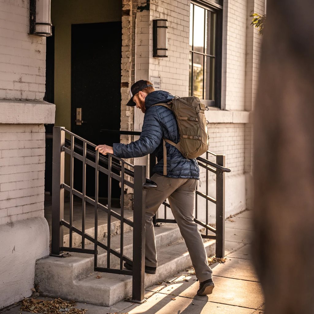 Mochila S1 JACKNIFE gris 16 L, EDC resistente, portación oculta, admite portátil hasta 17 pulgadas