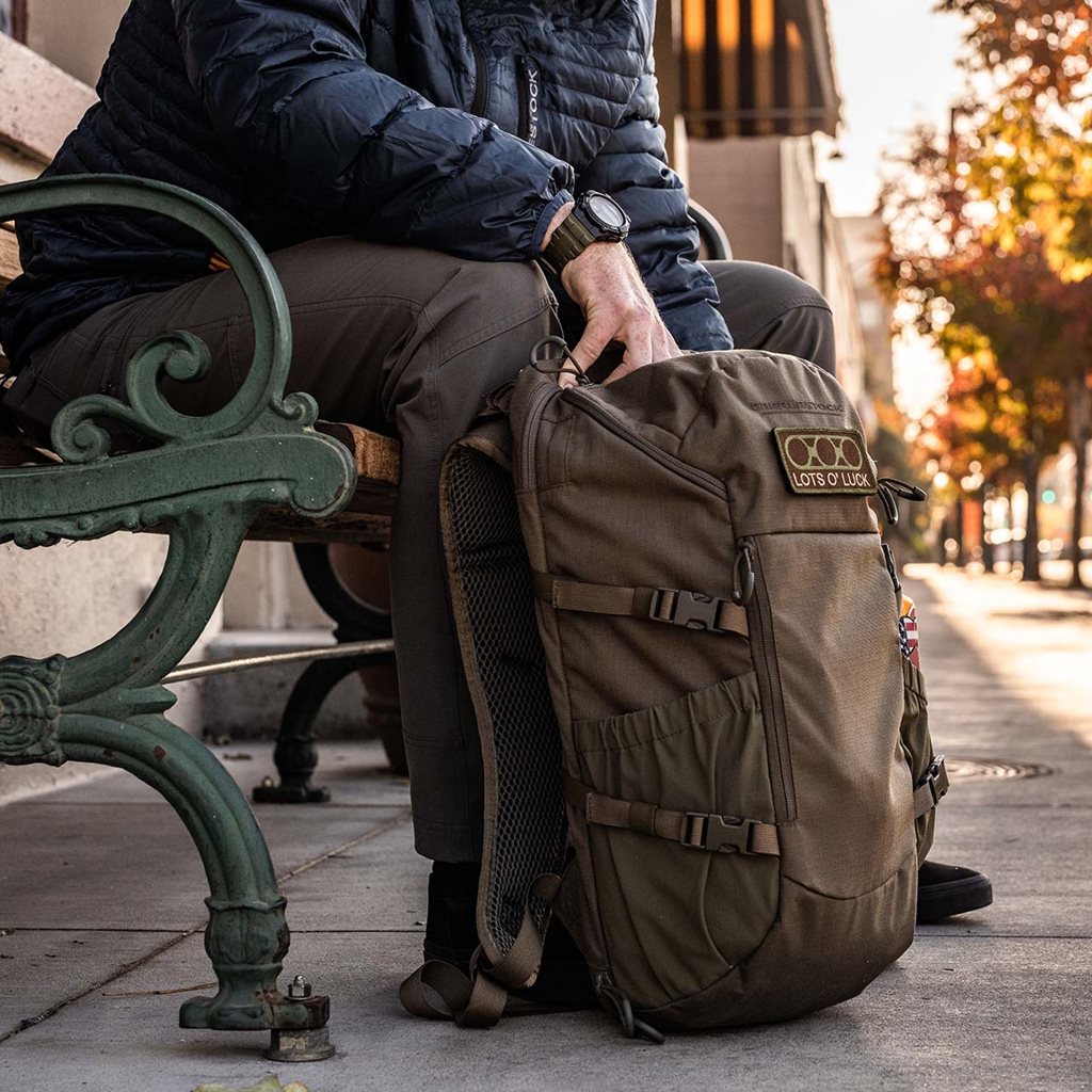 Mochila S1 JACKNIFE gris 16 L, EDC resistente, portación oculta, admite portátil hasta 17 pulgadas