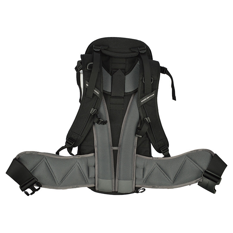 Mochila Eberlestock Cherry Bomb Pack negra diseñada para porte oculto de arma con aspecto discreto