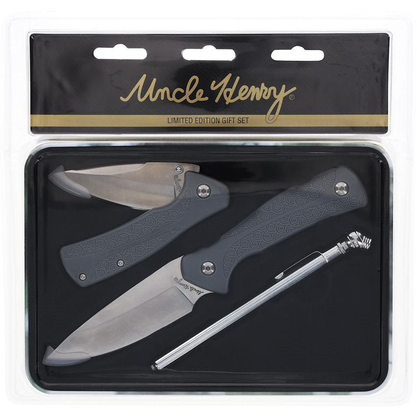 Set UNCLE HENRY 4 piezas: navaja, cuchillo fijo, funda y manómetro en caja metálica