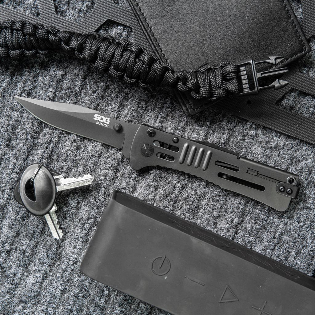 Navaja plegable SLIMJIM Clip Point negra con hoja AUS-8 y seguro LockBack