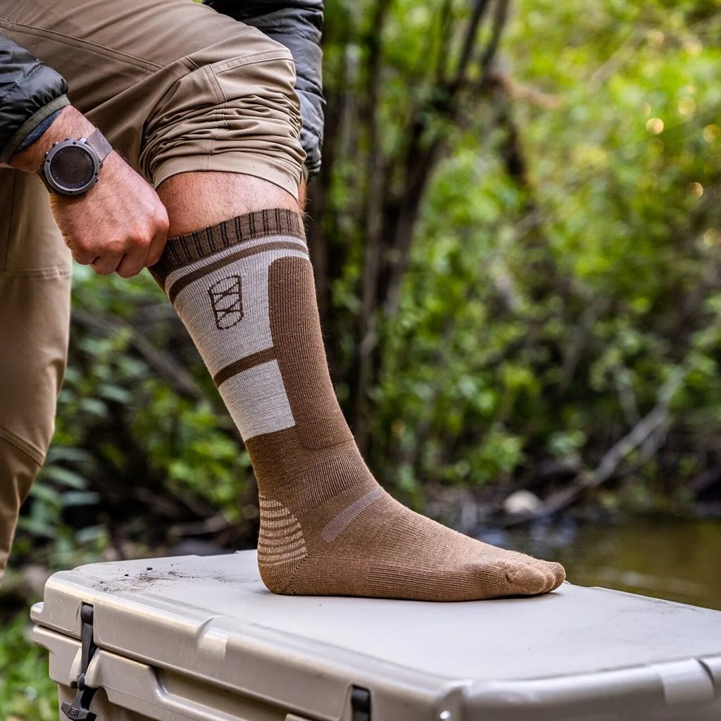Calcetines MOUNTAIN hasta la rodilla en mezcla Merino con tratamiento antimicrobiano