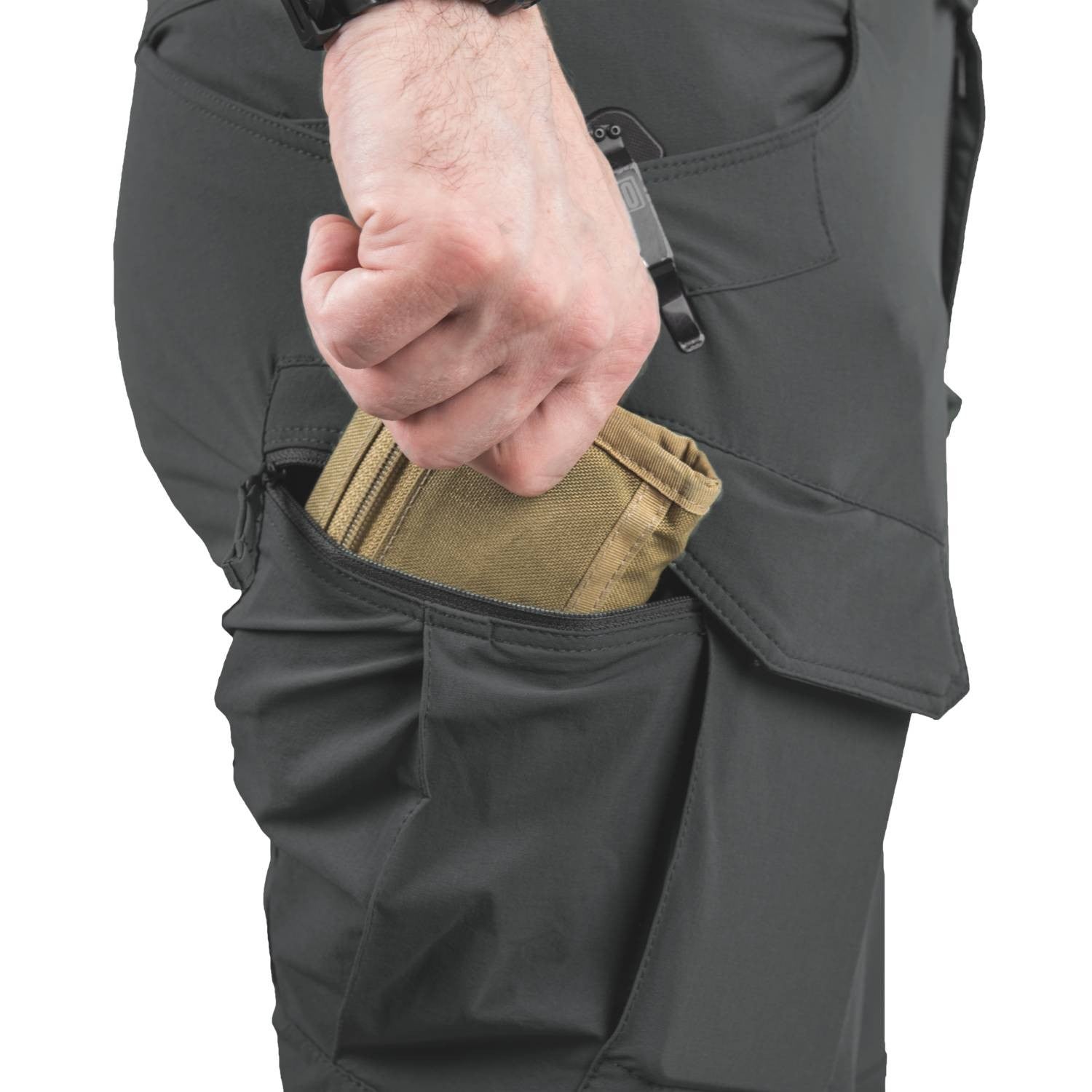 Pantalones cortos OTS VersaStretch Lite gris, 8 bolsillos, diseñados para climas cálidos y movimiento en terreno exigente
